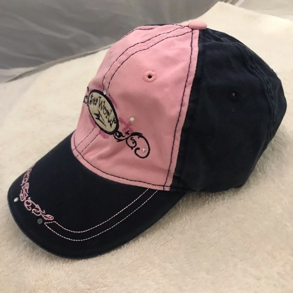 Sea World Adventure Parks Girls Adjustable Pink Black Sequined Cap